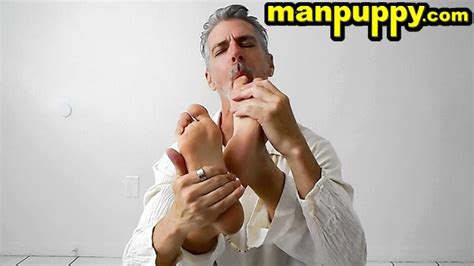 DILF Richard Lennox Shows Off His Feet In Yoga Session Pornhub Gay