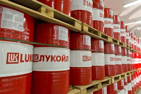 ТОП 5 лучших автомобильных масел 5W-40, 10W-40 Лукойл - рейтинг 2023 года