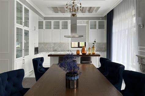 Пример изготовления угловой кухни в классическом стиле белого цвета с ...