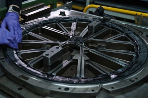 New Syncros Capital SL carbon wheelset features one-piece rim, spoke ...