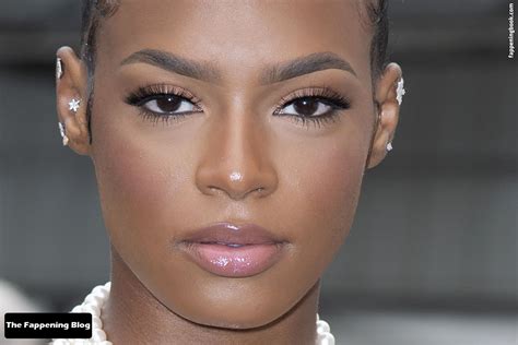 Didi Stone Nude OnlyFans Leaks Fappening FappeningBook