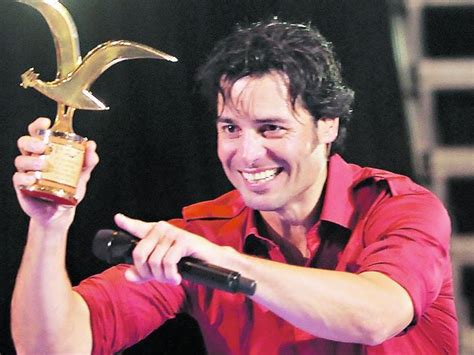 Tras publicación de Boric Chayanne pide no hacer uso indebido de su