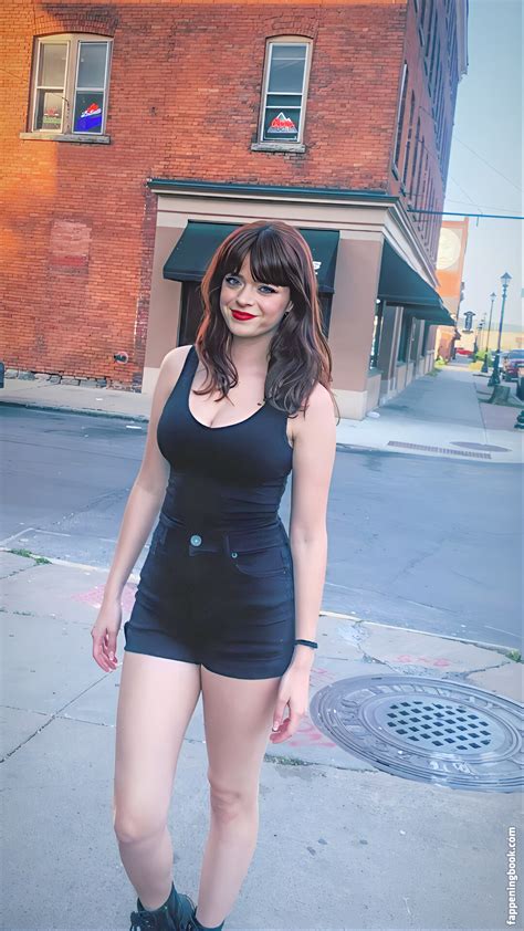 Sally LoMonaco Sallylomonaco Nude OnlyFans Leaks Fappening FappeningBook