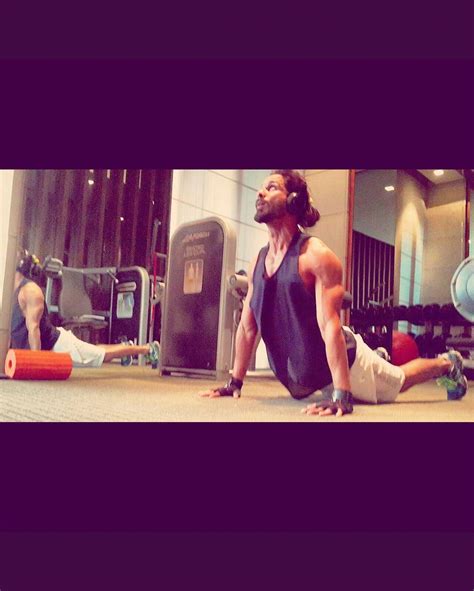 Shirtless Bollywood Men Shahid Kapoor Reminder Hot As Fk Dilf And His Hot Bod Topless