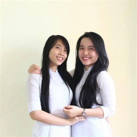 Hình ảnh mũm mĩm ngố tàu của hot girl Việt thời còn là học sinh cấp 3