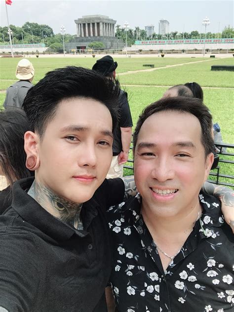 Ngày xưa cứ chửi hot boy xăm trổ xàm giờ thành vợ trai đồng tính sống sang chảnh hơn người