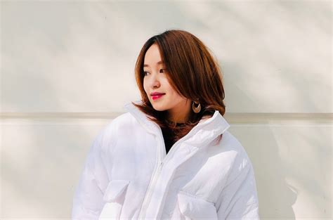 Hot girl Mi Vân bênh vực Sơn Tùng chê ai đó phèn từ hình thức đến cư xử