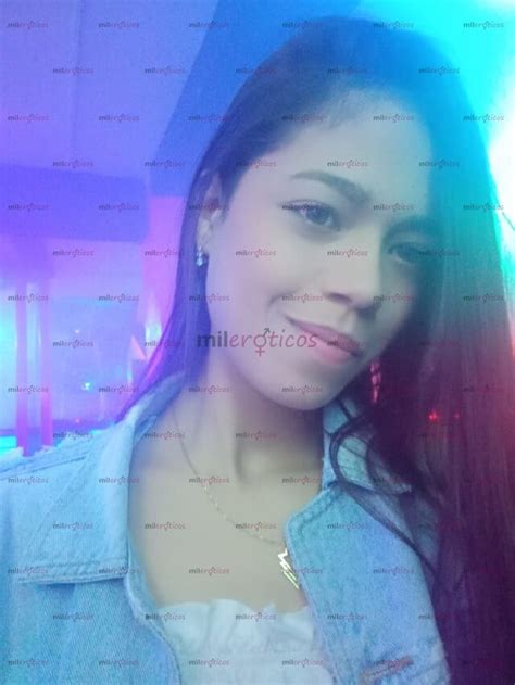 FLAQUITA BLANQUITA HERMOSA CON VAGINA ROSADITA Y MOJADITA MILERÓTICOS