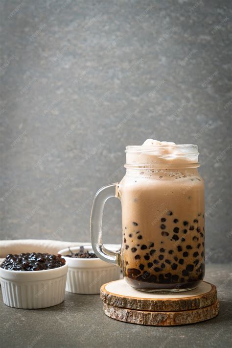 Пузырьковый чай, также известный как жемчужный молочный чай, чай с ...