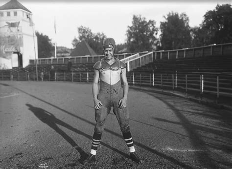 ant rugbyspiller pa frogner stadion fotografert  norsk