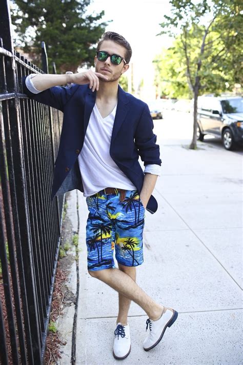 25 Stylish Bermuda Shorts Outfit Ideas For Men
