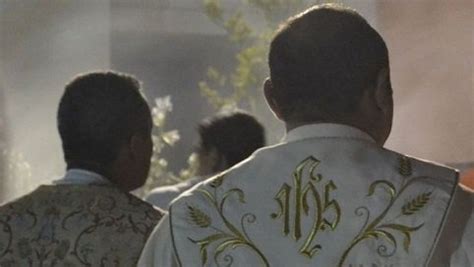 Por que um gay não pode ser um sacerdote Um homossexual responde