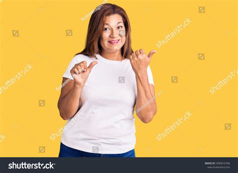 Im Genes De Mujer Latina Mediana Edad Im Genes Fotos Y Vectores De Stock Shutterstock