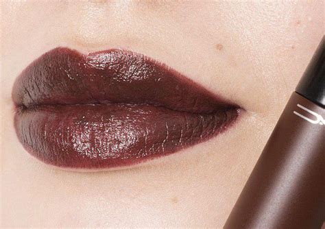 Свотчи: 17 лучших темных помад для летних вечеринок