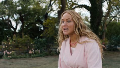 Jennifer Lawrence Body Slams In Full Frontal Nude Fight Scene In New Netflix Film The Mirror