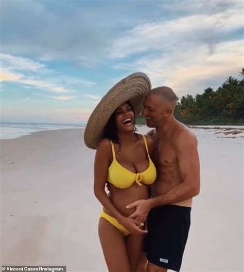 Celebrities En Bikini P Gina Abroparaguas