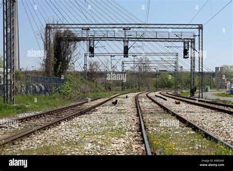 Overhead Meaning Railway At Patrick Guinn Blog