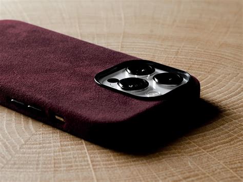 hardgraft Fuzzy Snap-On iPhone 14 Pro/Pro Max Cover is made with vegan ...
