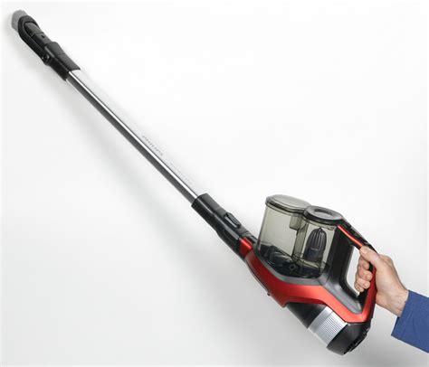 Обзор вертикального аккумуляторного пылесоса Philips 7000 SpeedPro Max