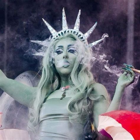 Best 12 Chappell Roan Naked In Manhattan Mv BTS Artofit