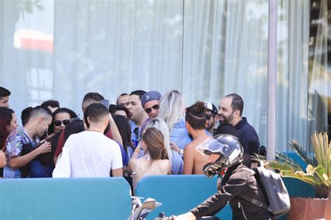 Chad Smith Baterista Do Red Hot Chili Peppers Atende F S No Rio