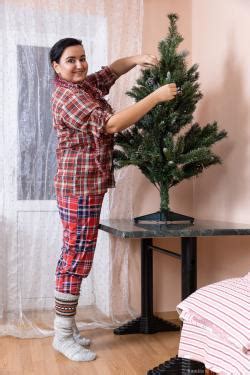 Wearehairy Ramira Ramira Strips Nude After Setting Up Her Tree Years Old