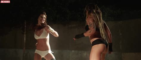 Naked Tamra Dae In Kiss Kiss II