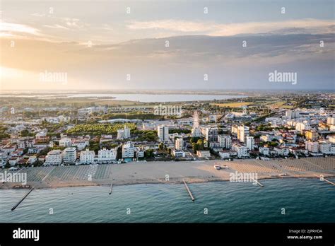 Lido di Jesolo, Italie. Vue aérienne d'en haut à la célèbre ligne de ...