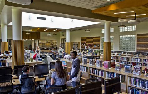 Jesuit High School Library - Soderstrom