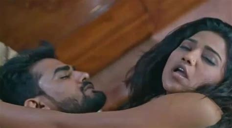 Big Boobs Secretary Hardcore Sex With Boss In Badroom