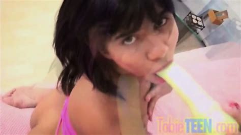 Tobie Teen Gets Horny Masturbating Pussy Using Dildo