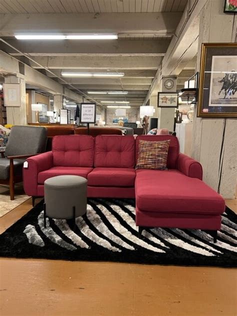 Red Reversible Chaise Sectional – Everett Consignment