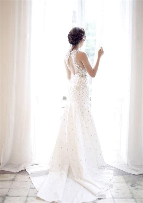 Hot girl Mai Thỏ bất ngờ tung bộ ảnh váy cưới