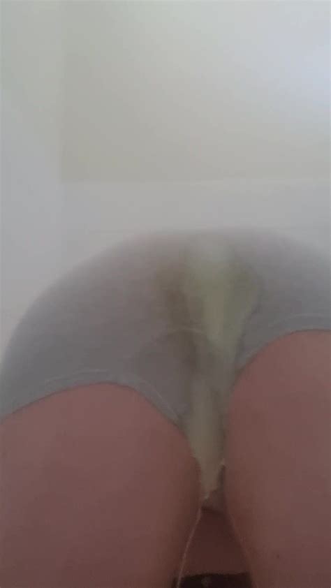Huge Fat Ass Blows Out Sloppy Nasty Heavy Cream Sharts ThisVid