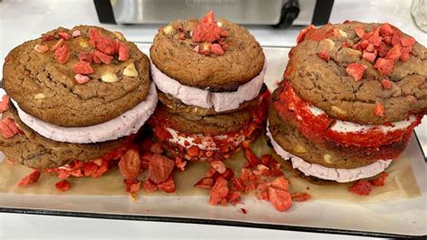 How To Make Chef Danielle Sepsys Strawberries And Cream Cookie Sandwich And Sundae Board Abc News