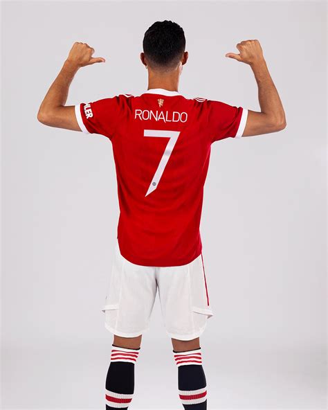 Ronaldo to don iconic No 7 jersey at Man United - Rediff Sports