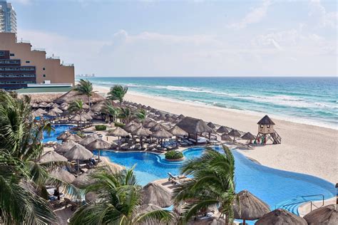 Cancun Suite Resorts with Infinity Pool | JW Marriott Cancun Resort & Spa