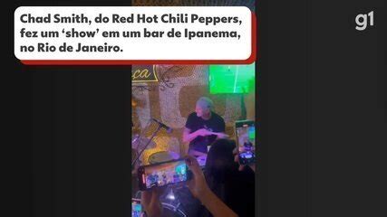 Chad Smith baterista do Red Hot Chili Peppers toca Legião Urbana músico brasileiro em bar