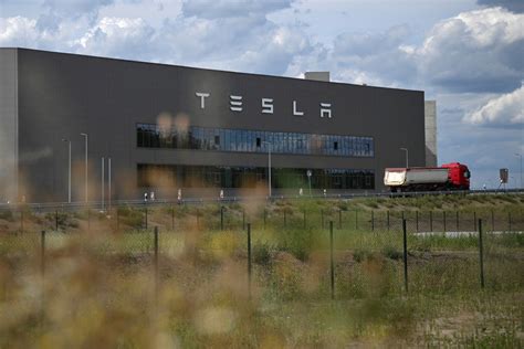 Suspected Arson Latest Challenge For Tesla In Europe World