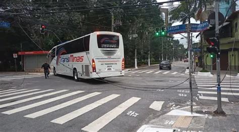 Fios Soltos Nas Ruas De S O Paulo Aumentam Risco De Choques E Geral