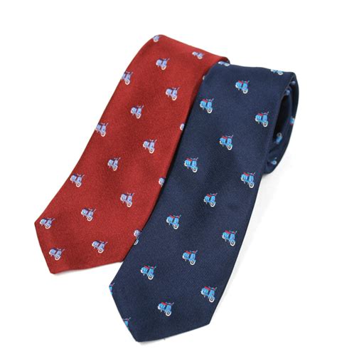 Corbata De Seda Natural Con Dibujo De Vespas Solohombre