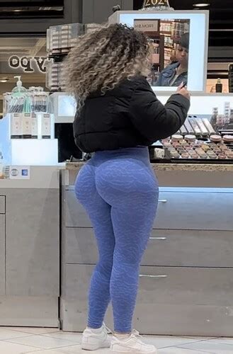 Scrumptious And Voluptuous ASS Barely Fit In The Camera OC Spandex Leggings Yoga Pants