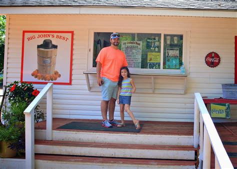 The Robyns Nest Peach Shed