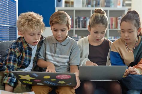 Internet E Crianças - Mais de 80% das crianças de 6 a 8 anos acessam a internet - Olhar Digital