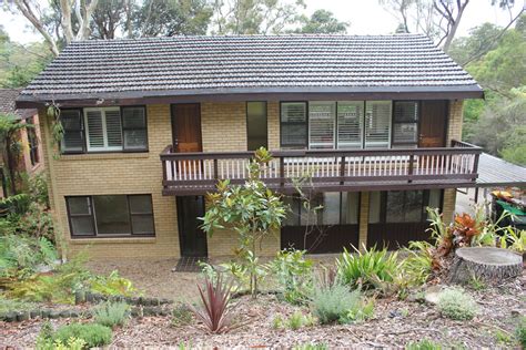 How can I improve the ugly facade of my 1970s house? | Houzz AU