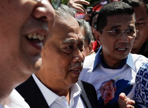 Malaysias Ex Pm Muhyiddin Summoned To Anti Graft Agency Reuters