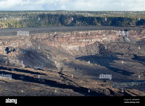 kilauea caldera  crater rim trail  kilauea overlook hawaii