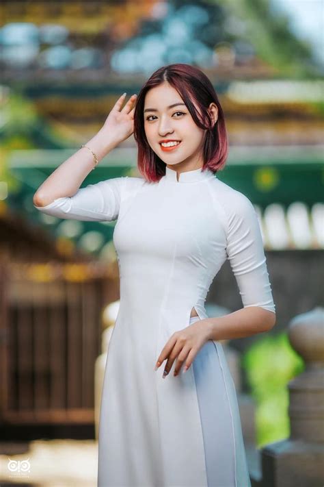 Hot girl trứng rán cần mỡ bắp cần bơ bất ngờ lộ nhan sắc kém xinh khi không có app cộng đồng