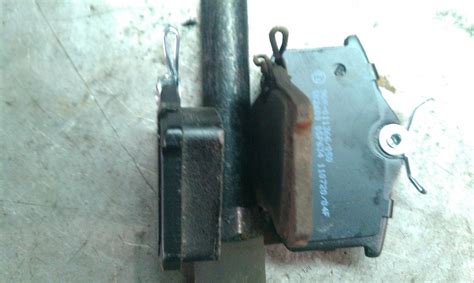 замена задних тормозных колодок — Citroen C4 (1G), 1,6 л, 2007 года ...