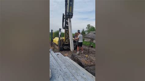 Забиваем ж/б сваи - YouTube